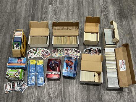 LARGE LOT OF SPORT CARDS