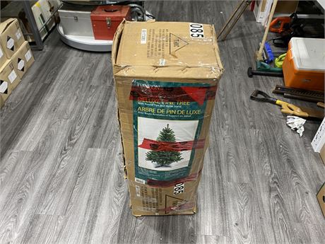 6.5FT CHRISTMAS TREE IN BOX