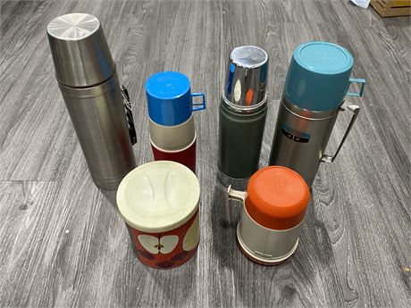 LOT OF VINTAGE THERMOS’ & KITCHEN CANISTER