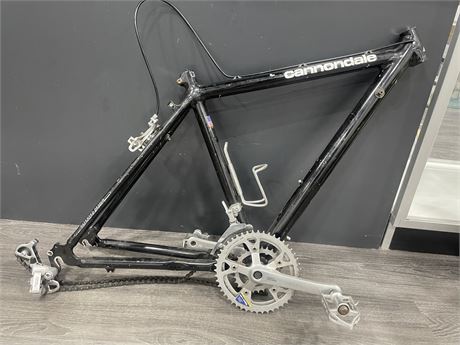 CANNONDALE MADE IN USA BIKE FRAME WITH PEDALS AND SPROCKET