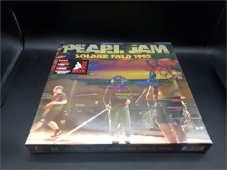 SEALED - PEARL JAM - SOLDIER FIELD 1995 4 LP COLLECTORS BOX SET - VINYL