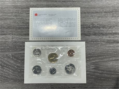 ROYAL CANADIAN MINT 1988 UNCIRCULATED COIN SET