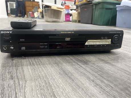 SONY CD/DVD PLAYER MODEL DVD-S300 WITH REMOTE
