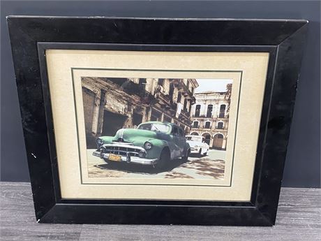 PICTURE OF VINTAGE CARS (25”x21”)