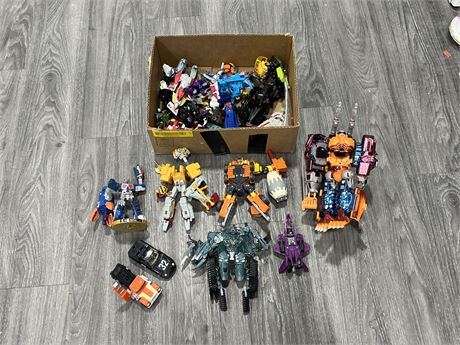 LOT OF TRANSFORMER FIGURES - SOME COMPLETE, SOME FOR PARTS