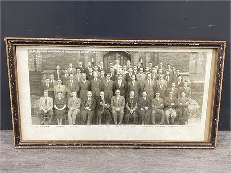 FRAMED 1949 THEOLOGICAL SOCIETY / COLLEGE CLASS OF 49’ STAFF PHOTO (21”X11.5”)