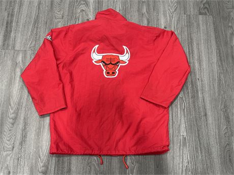 VINTAGE CHICAGO BULLS LONG COAT BY APEX - SIZE SMALL FITS LIKE L / XL