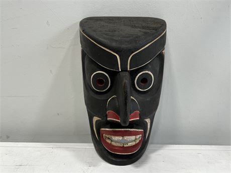 SIGNED HAND CARVED / PAINTED INDIGENOUS MASK (9.5” long)