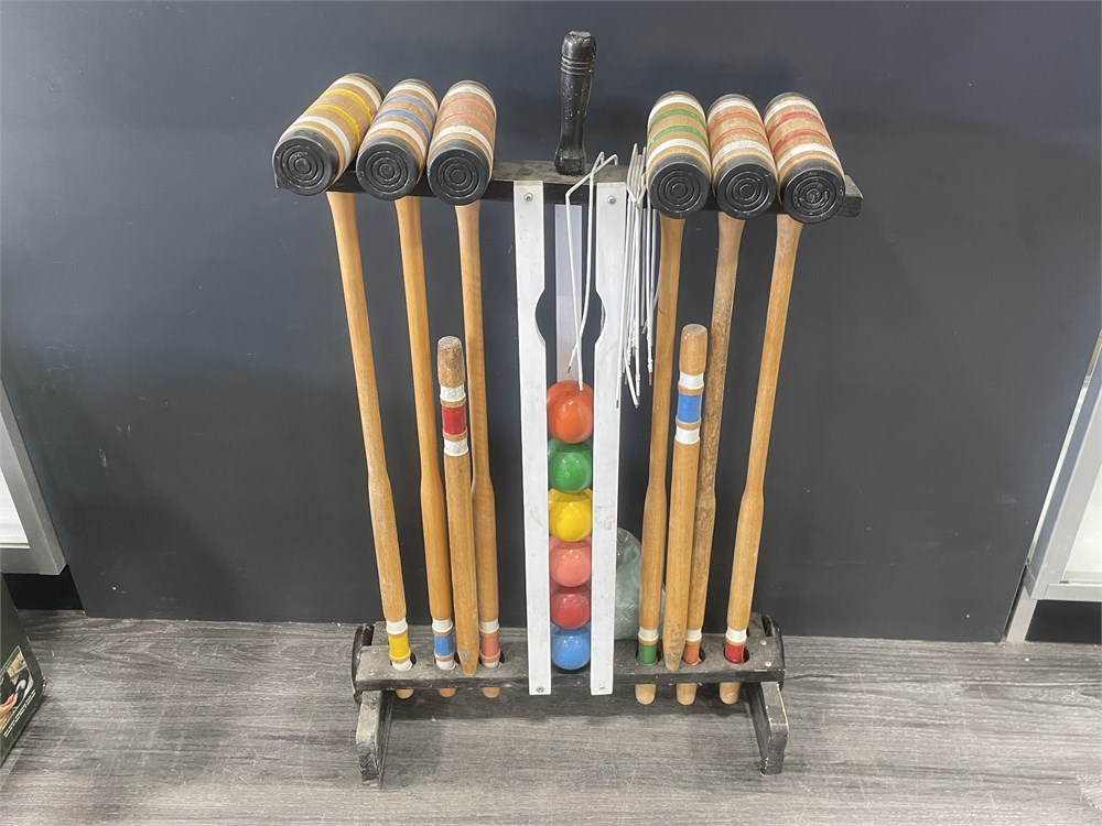 Urban Auctions - VINTAGE CROQUET SET