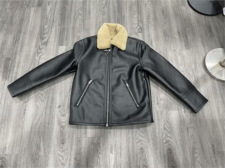 (NEW WITH TAGS) H&M VEGAN LEATHER ZIP UP JACKET SIZE M