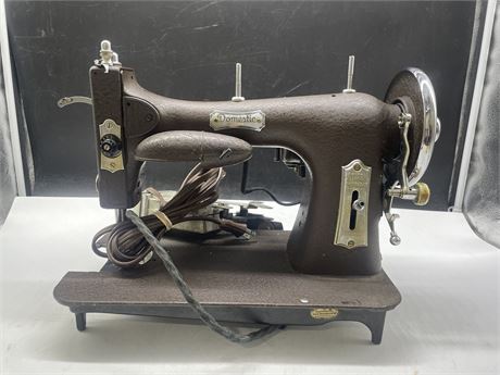 ANTIQUE DOMESTIC SEWING MACHINE AS IS