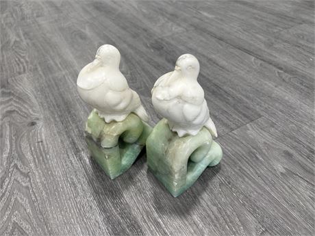 PAIR OF EARLY CHINESE CARVED SOAP STONE BIRDS ON BASES - 8” TALL