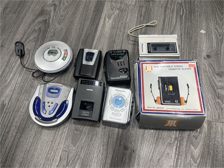 LOT OF COLLECTABLE WALKMANS