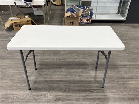 FOLDING TABLE (24”X48”)