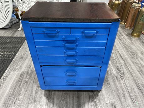 BLUE ROLLING METAL TOOLBOX FULL WITH TOOLS
