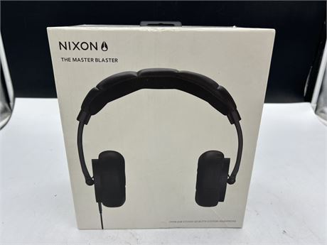 NIXON MASTER BLASTER HEADPHONES W/OG BOX