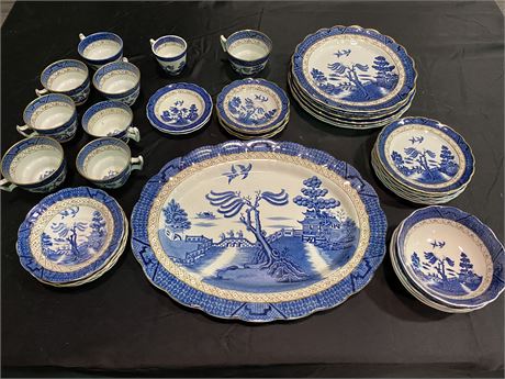 40 PIECE ROYAL DOULTON/“REAL OLD WILLOW” SET