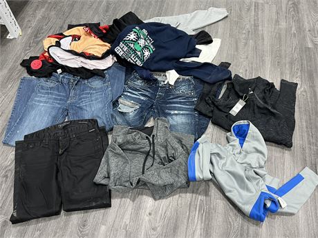 LOT OF MISC CLOTHING