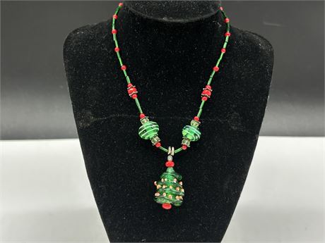 HAND BLOWN CHRISTMAS BEAD NECKLACE (15”)