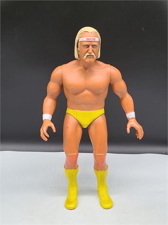 OLD HULK HOGAN WRESTLING ACTION FIGURE 16" TALL (1985) GREAT CONDITION