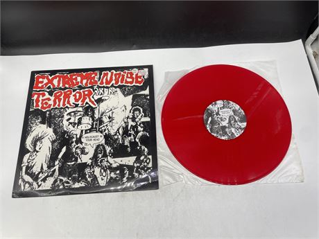 EXTREME NOISE TERROR UK PRESSING - A HOLOCAUST IN YOUR HEAD - EXCELLENT (E)