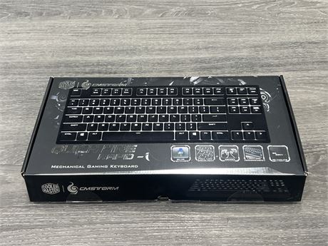 CMSTORM QUICK FIRE RAPID MECHANICAL GAMING KEYBOARD - USED