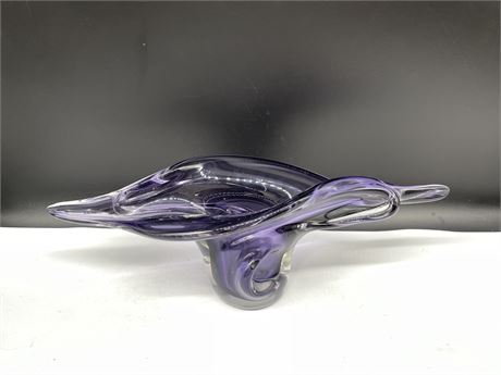 BEAUTIFUL CHALET STYLE PURLE ART GLASS CENTER PIECE - 17” WIDE 7” TALL