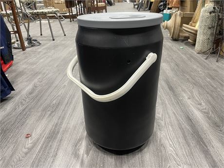 LARGE CAN SHAPED COOLER