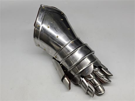 STAINLESS ARMORED HAND AND SLEEVE (12.5")