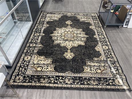 LARGE AREA RUG (94”x133”)