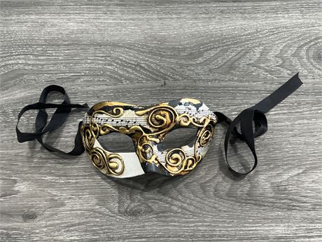 VENETIAN GOLD OPERETTA MASK - HAND CRAFTED IN ITALY - 7” LONG