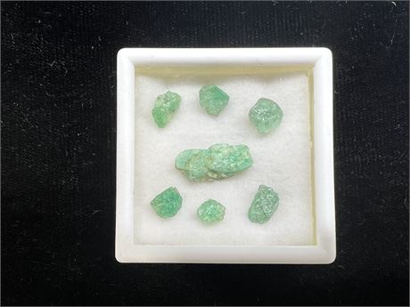 GENUINE COLOMBIAN EMERALD CRYSTAL SPECIMENS- 5CT