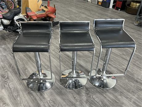 3 HEAVY LEATHER / CHROME ADJUSTABLE BAR STOOLS - GREAT CONDITION