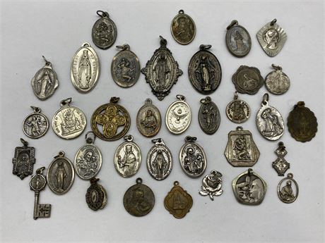 LOT OF OLD RELIGIOUS MEDALS