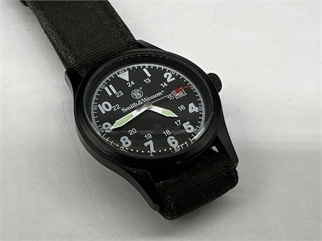 SMITH & WESSON MILITARY CANVAS STRAP WATCH