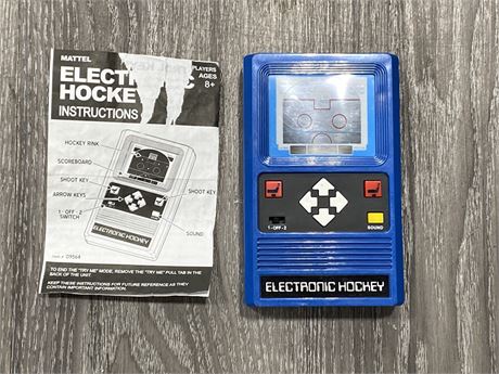 ELECTRONIC HOCKEY GAME
