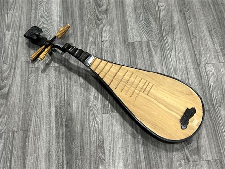 VINTAGE CHINESE INSTRUMENT (39” long)