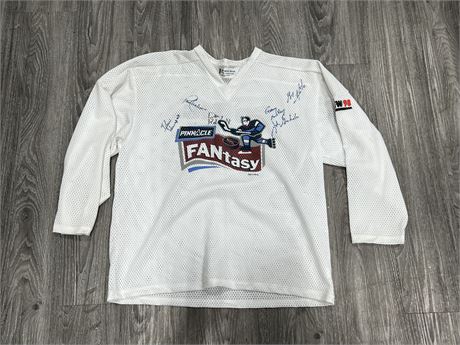 AUTOGRAPHED HOCKEY JERSEY - SIZE L - UNKNOWN SIGNATURES