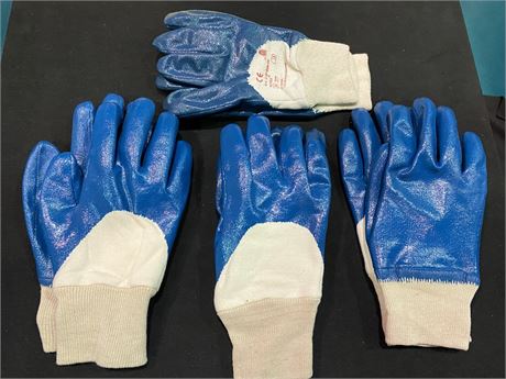 (NEW) 6 PAIRS OF DIPPED GLOVES