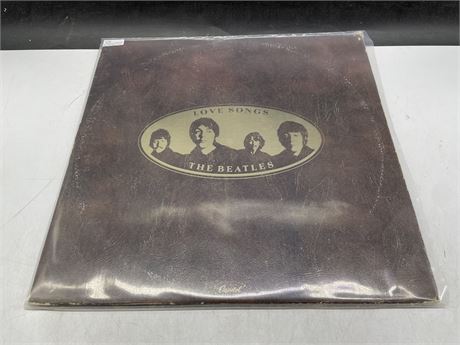 THE BEATLES - LOVE SONGS - (VG) SLIGHTLY SCRATCHED