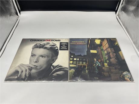 2 DAVID BOWIE RECORDS - GOOD (G)