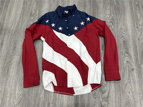 SIZE LARGE AMERICAN FLAG BUTTON UP