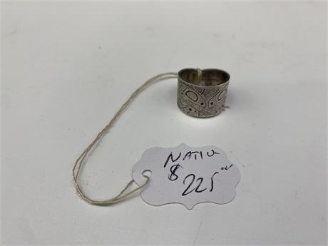 INDIGENOUS STERLING PINKY RING (SIZE 7)