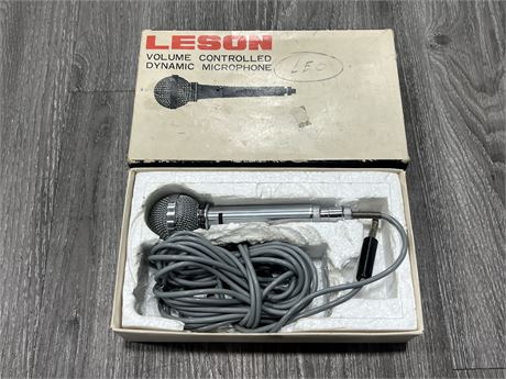 VINTAGE LESON DYNAMIC MICROPHONE IN BOX
