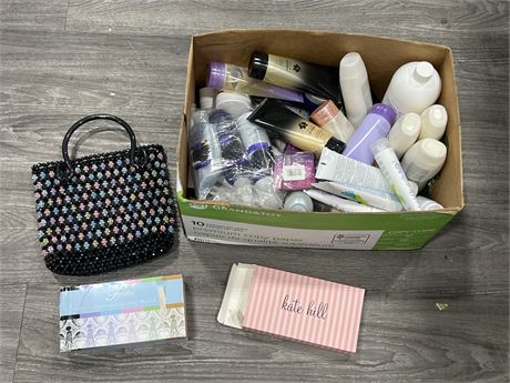BOX OF WOMENS BEAUTY PRODUCT / MISC