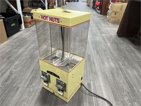 NEW OLD STOCK “HOT NUTS” COIN OP VENDING MACHINE W/ KEYS