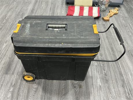ROLLING TOOL CASE W/CONTENTS