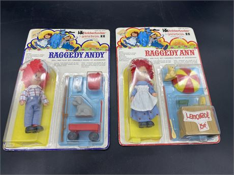 (2) 1976 RAGGEDY ANDY TOYS (Unopened)