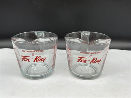 2 FIRE-KING 1L MEASURING CUPS
