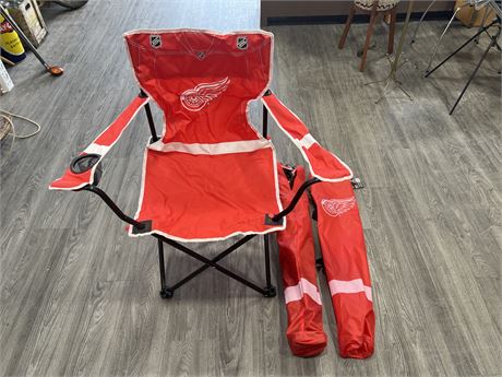2 DETROIT RED WINGS FOLDABLE LAWN CHAIRS W/ TAGS
